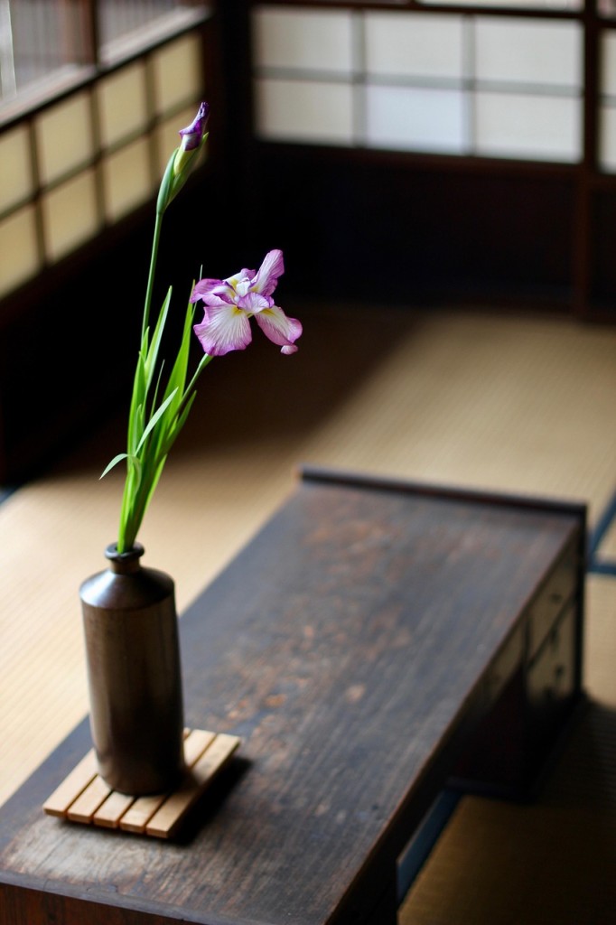 和室の花の画像